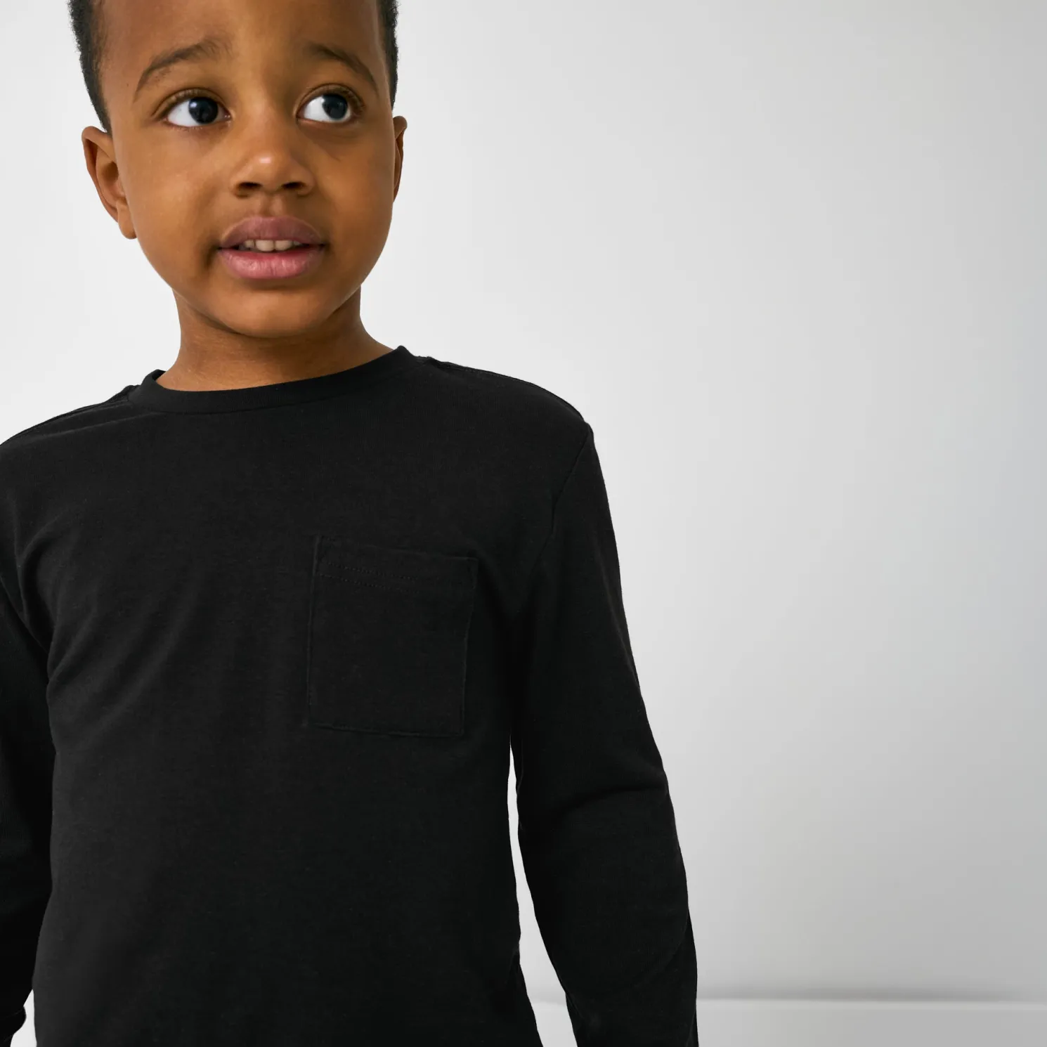 Black Relaxed Pocket Tee