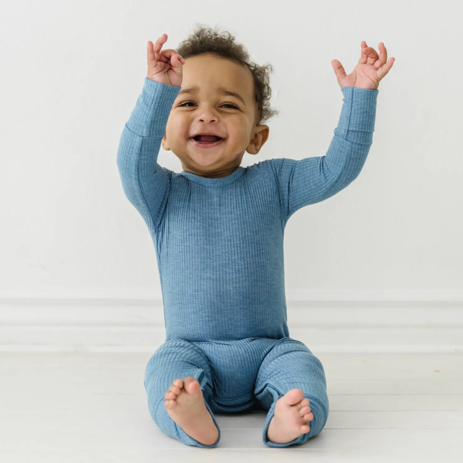 Heather Blue Ribbed Crescent Zippy