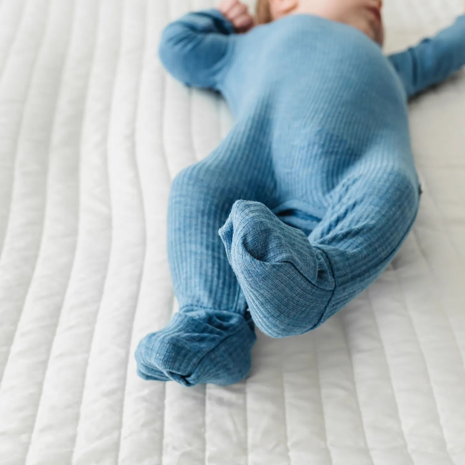 Heather Blue Ribbed Crescent Zippy