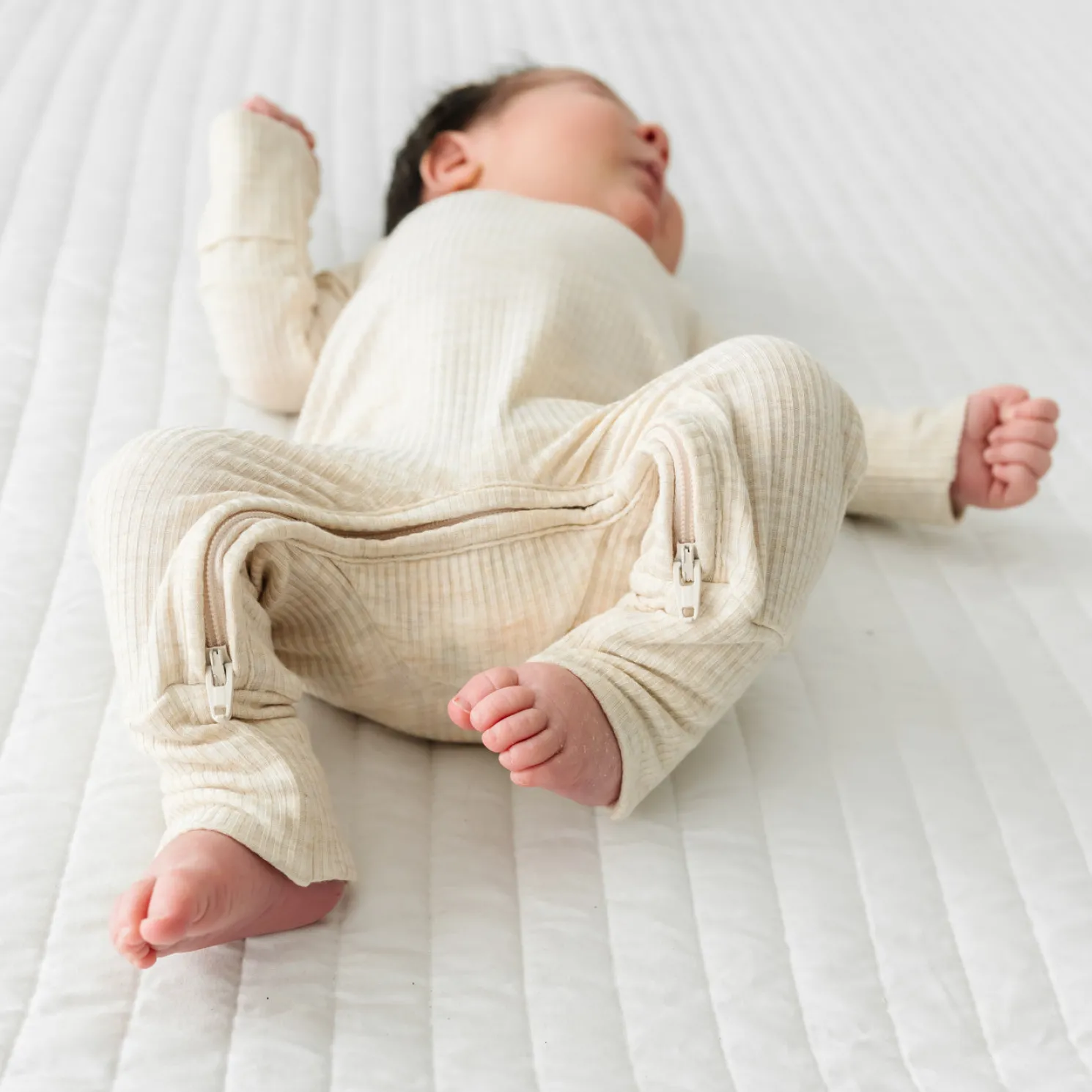 Heather Oatmeal Ribbed Crescent Zippy