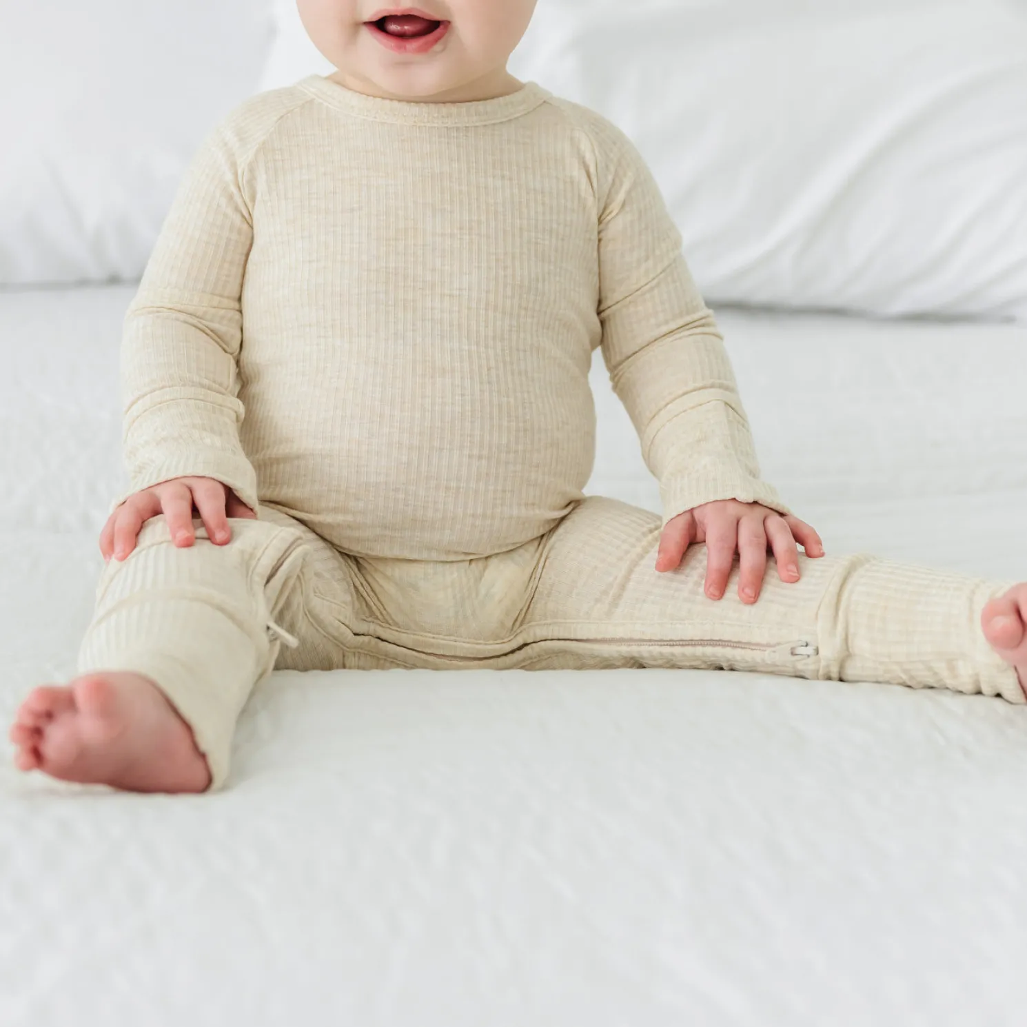 Heather Oatmeal Ribbed Crescent Zippy