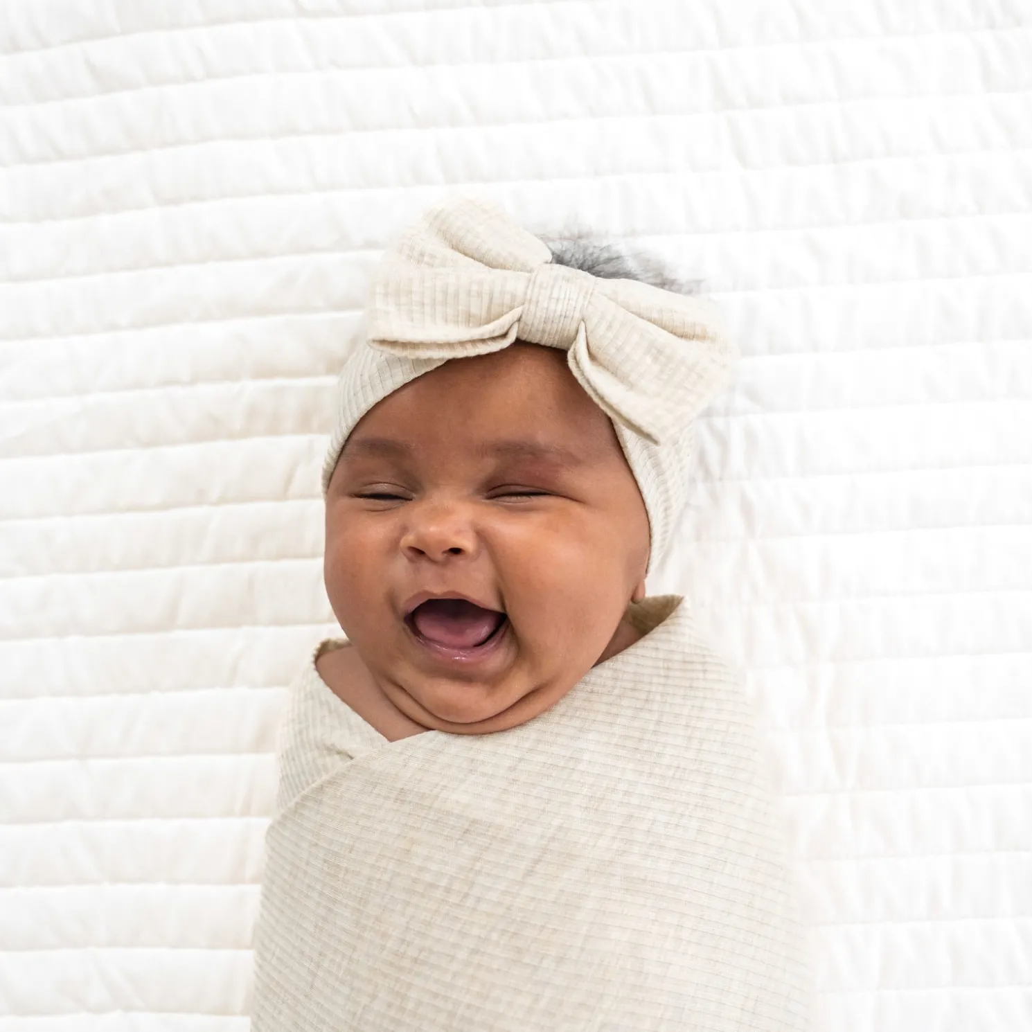 Heather Oatmeal Ribbed Swaddle & Luxe Bow Headband Set
