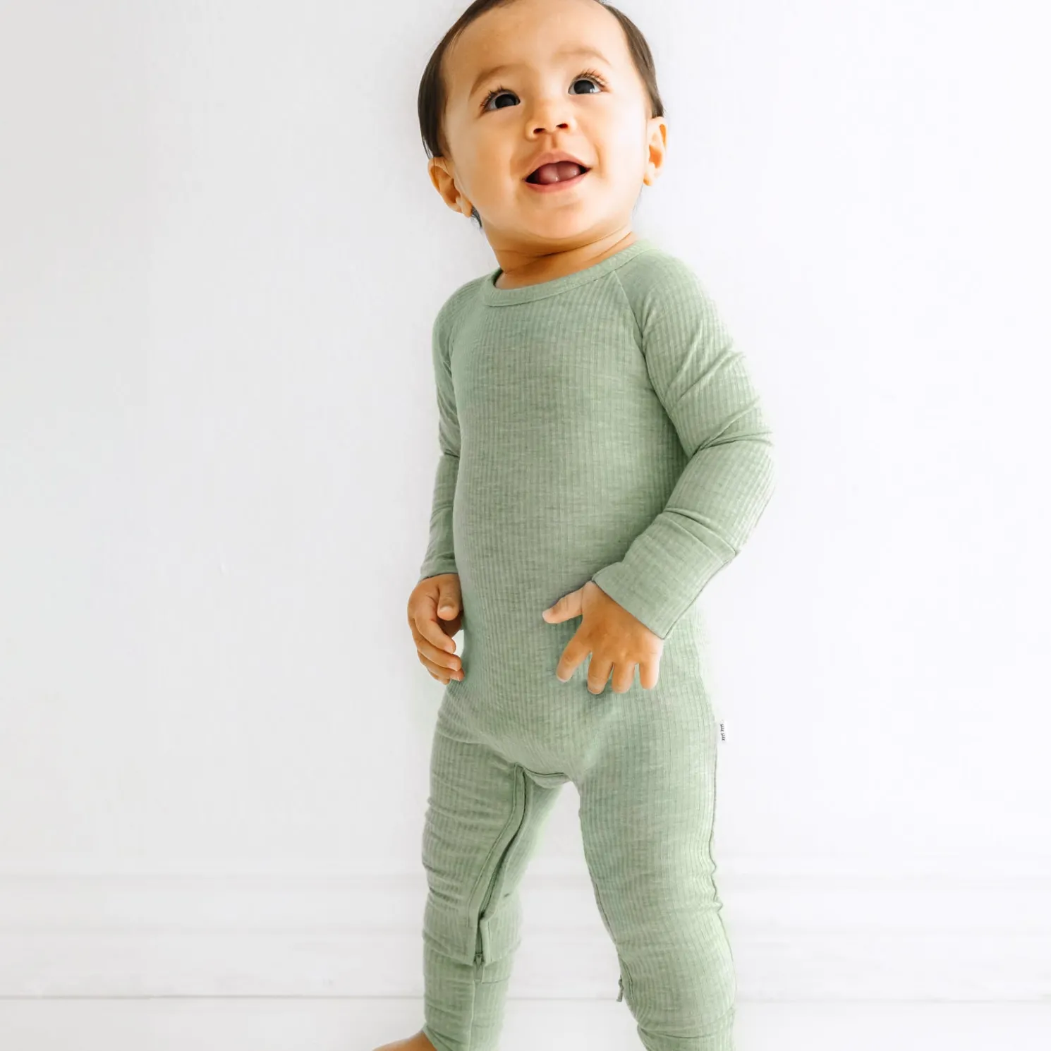 Heather Sage Ribbed Crescent Zippy