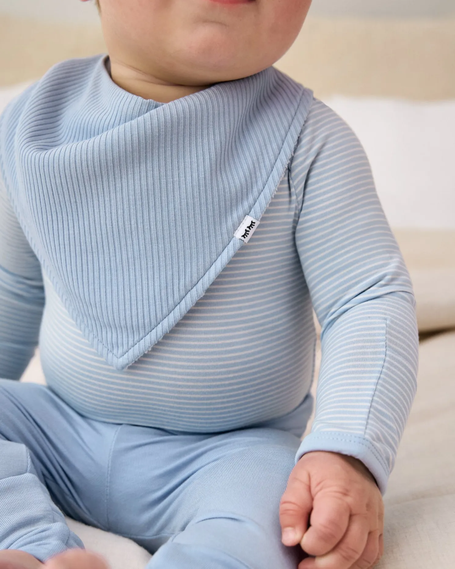 Light Fog Ribbed Bandana Bib