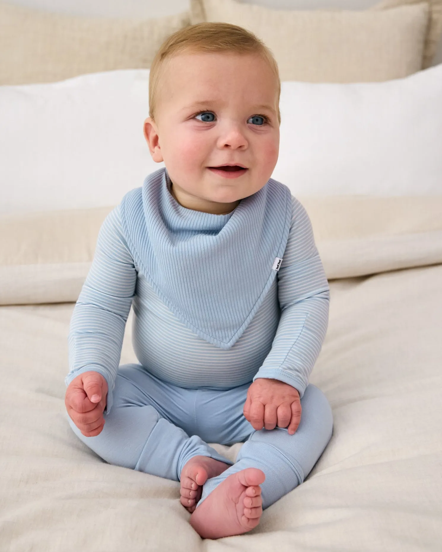 Light Fog Ribbed Bandana Bib