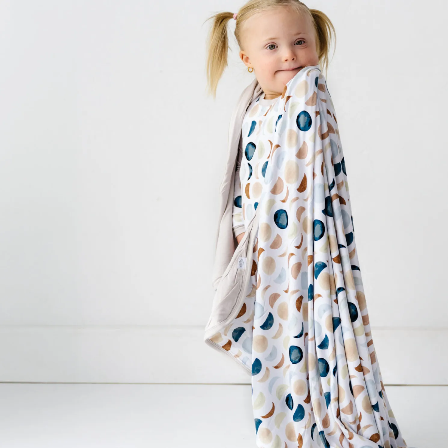 Luna Neutral Large Cloud Blanket®