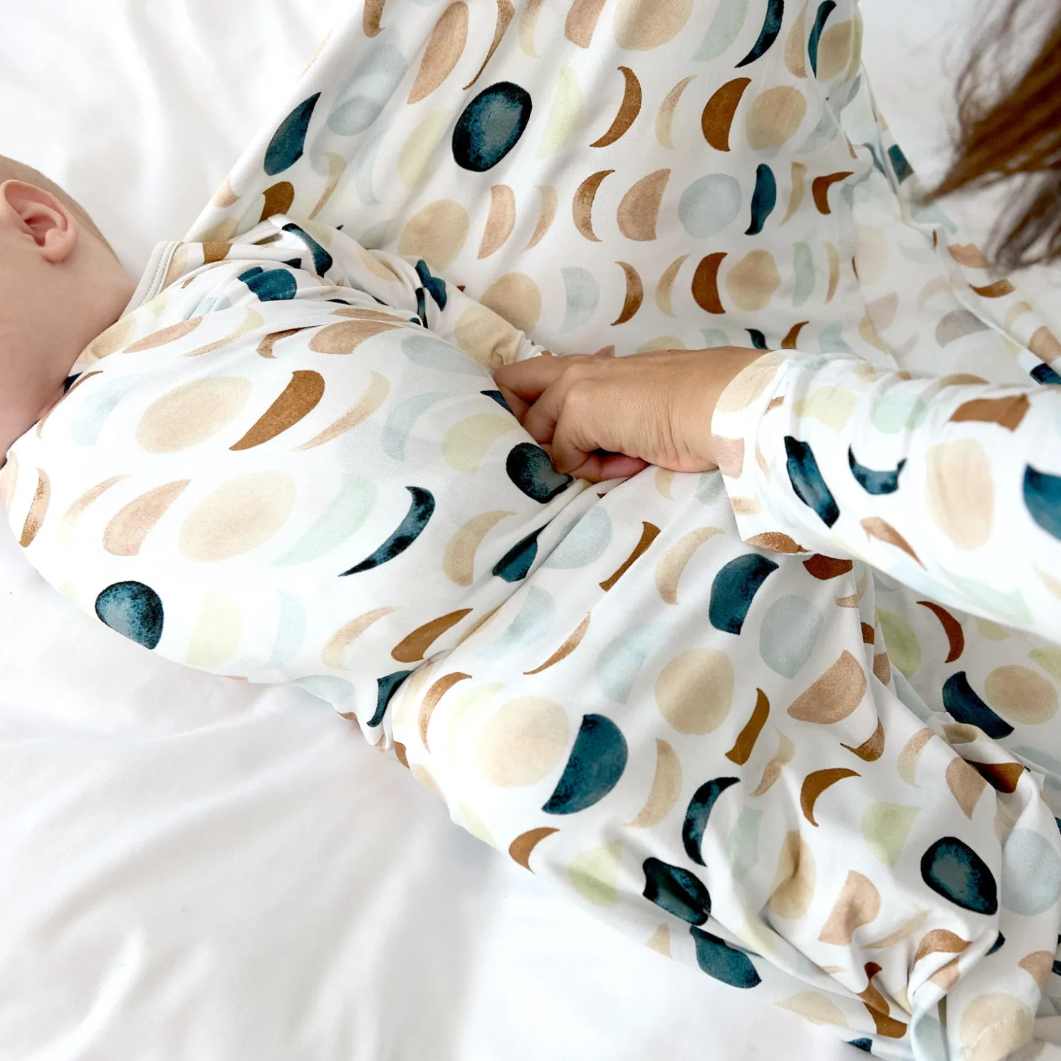 Luna Neutral Swaddle & Hat Set