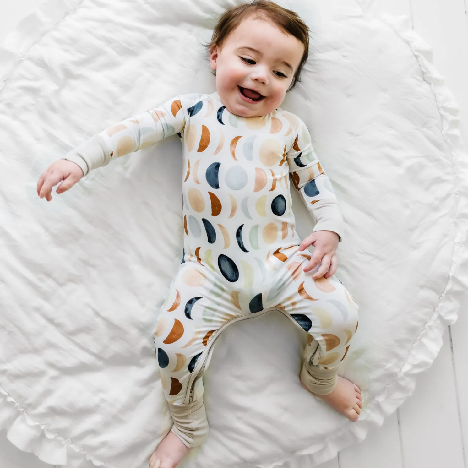 Luna Neutral Crescent Zippy