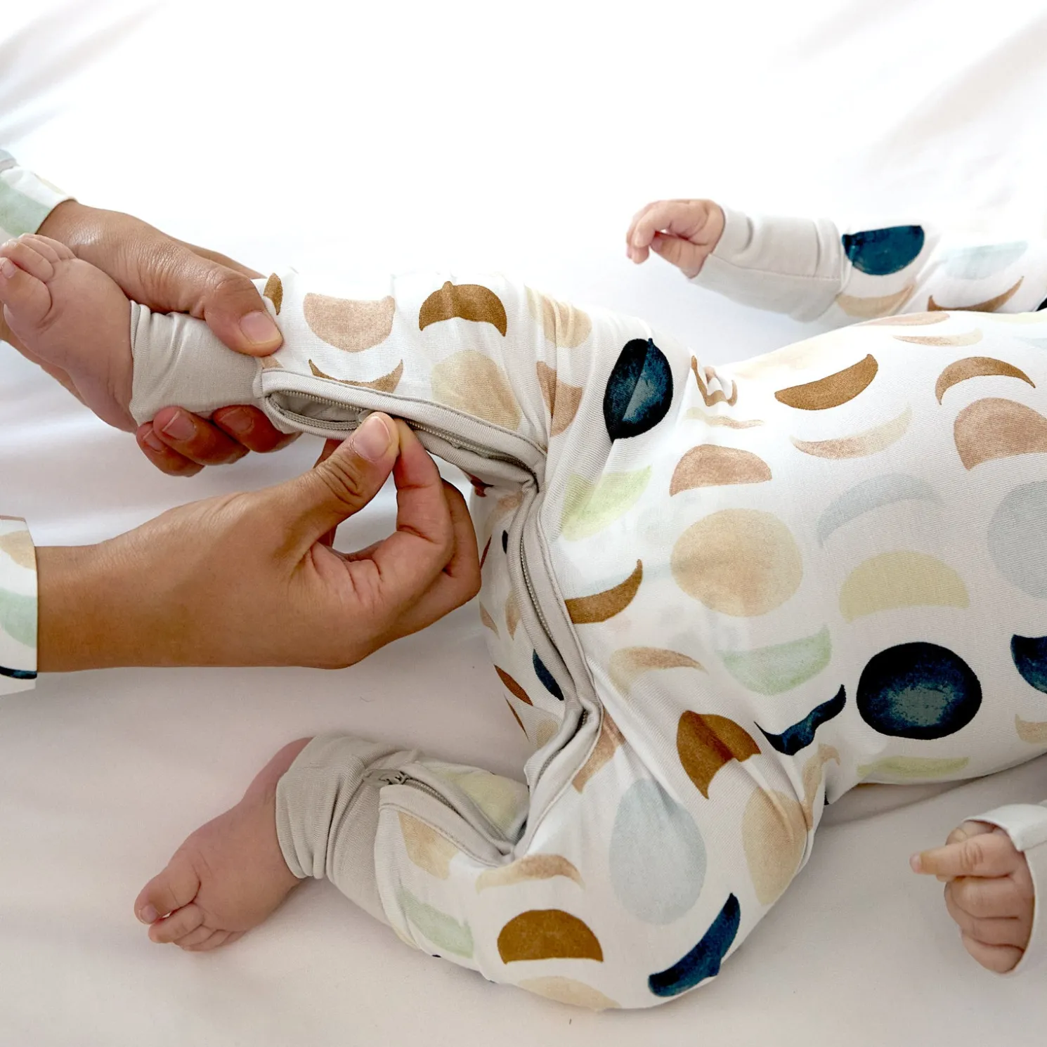 Luna Neutral Crescent Zippy