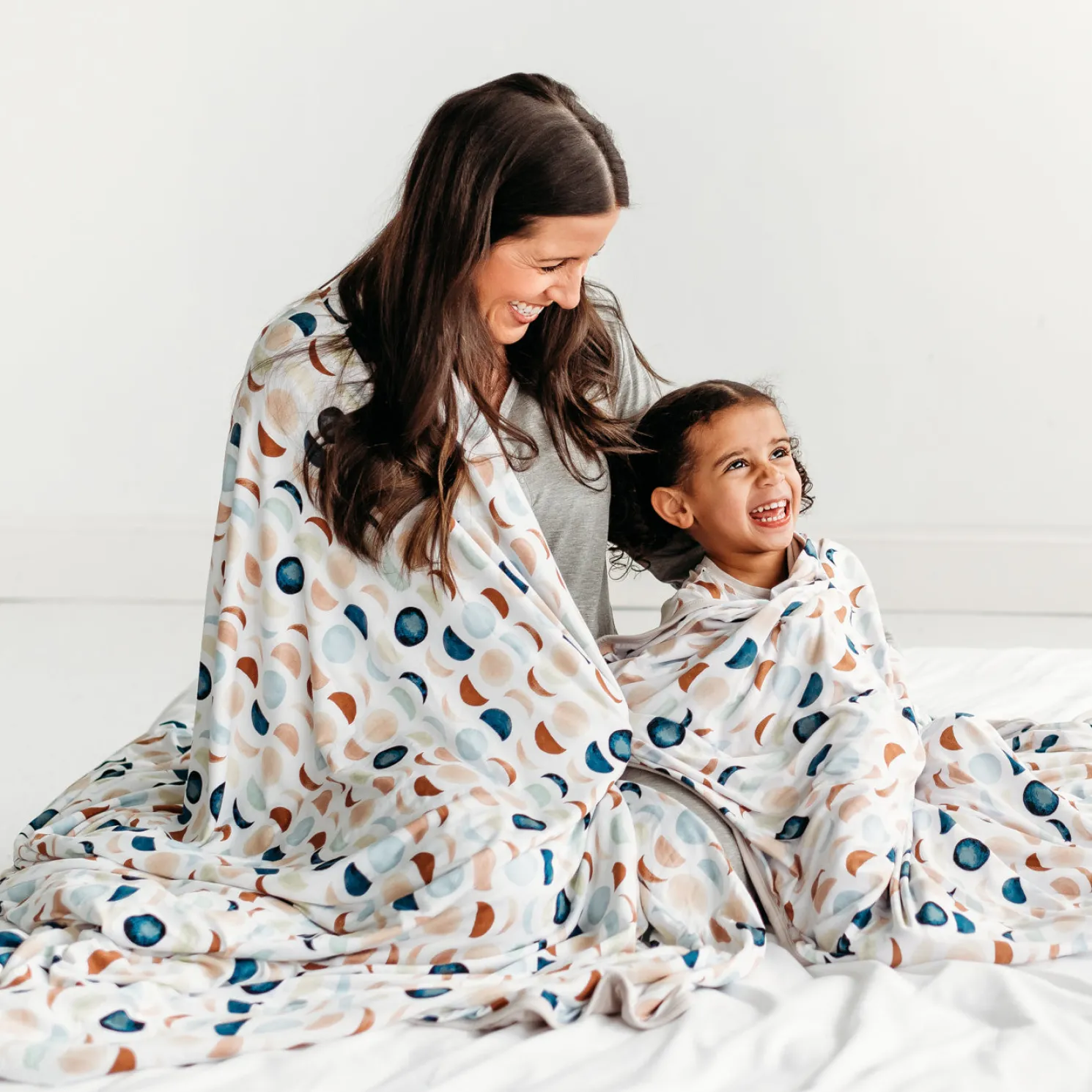 Luna Neutral Oversized Cloud Blanket®