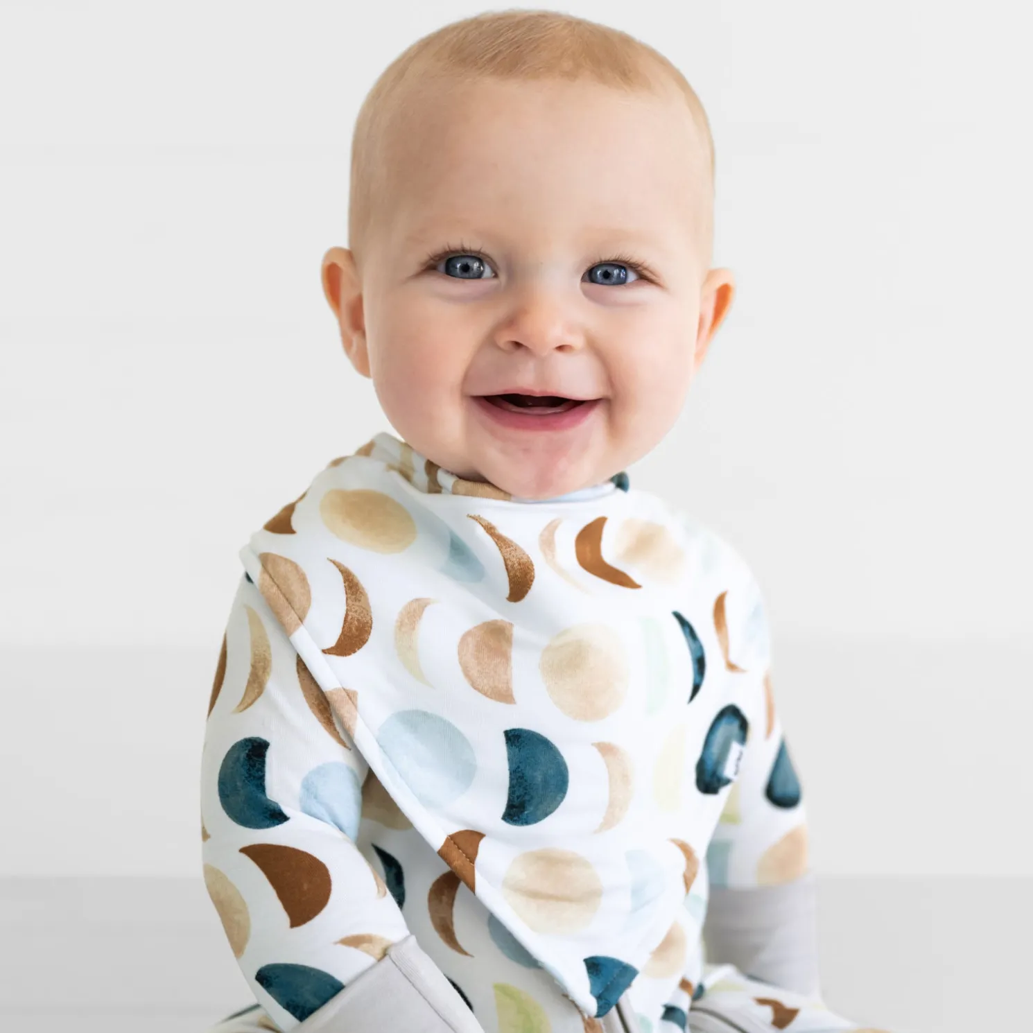Luna Neutral Bandana Bib