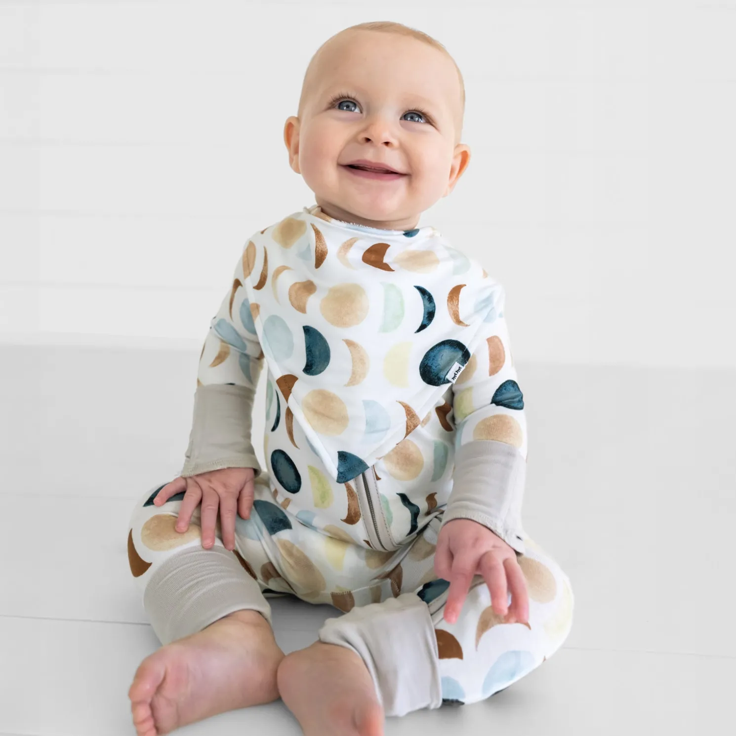 Luna Neutral Bandana Bib
