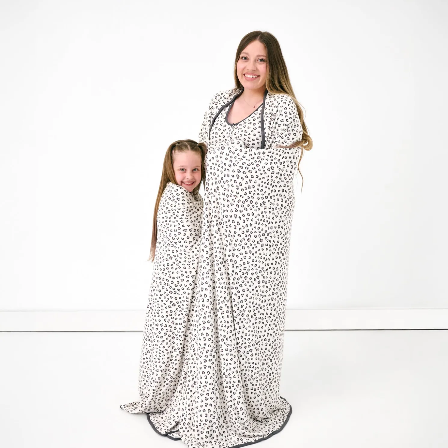 Luxe Leopard Oversized Cloud Blanket®