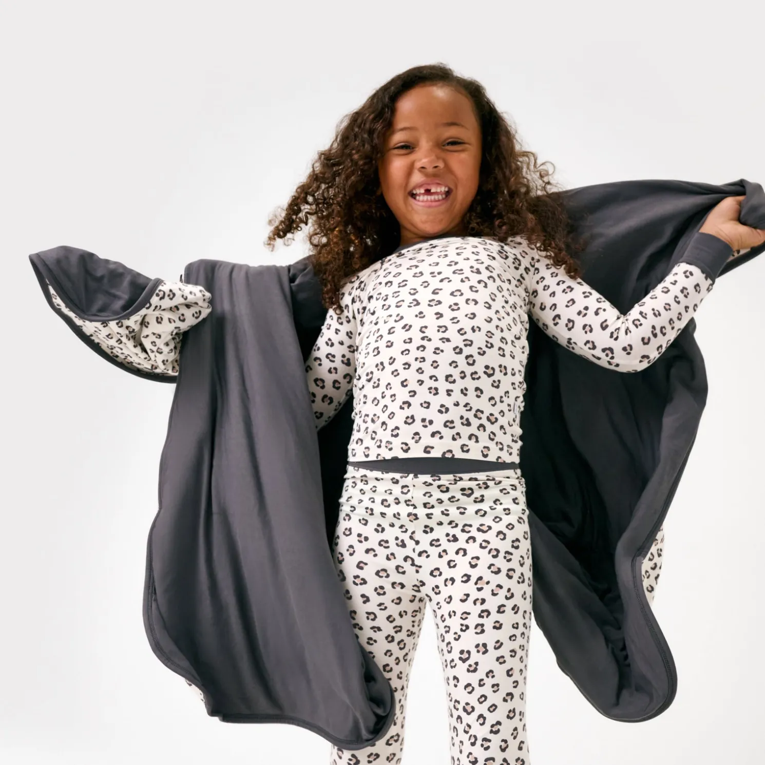 Luxe Leopard Large Cloud Blanket®