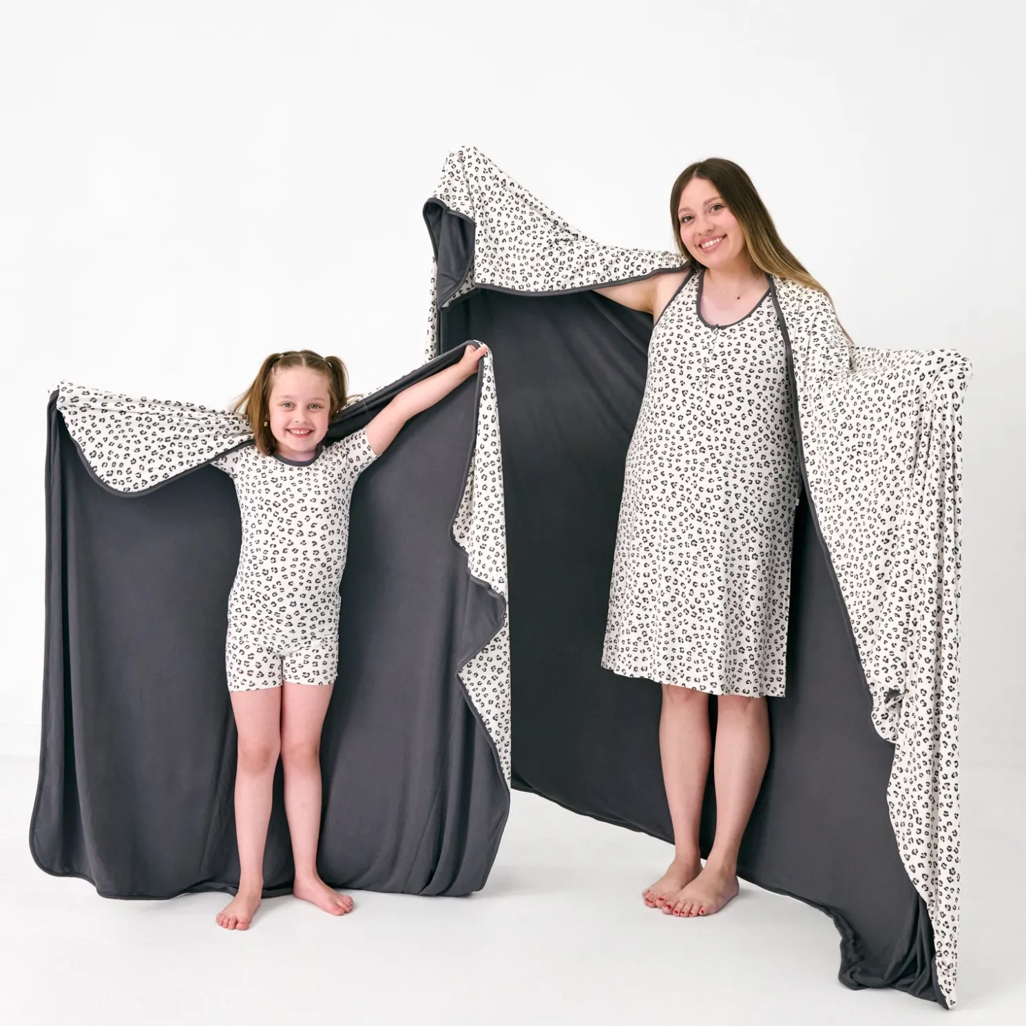 Luxe Leopard Large Cloud Blanket®