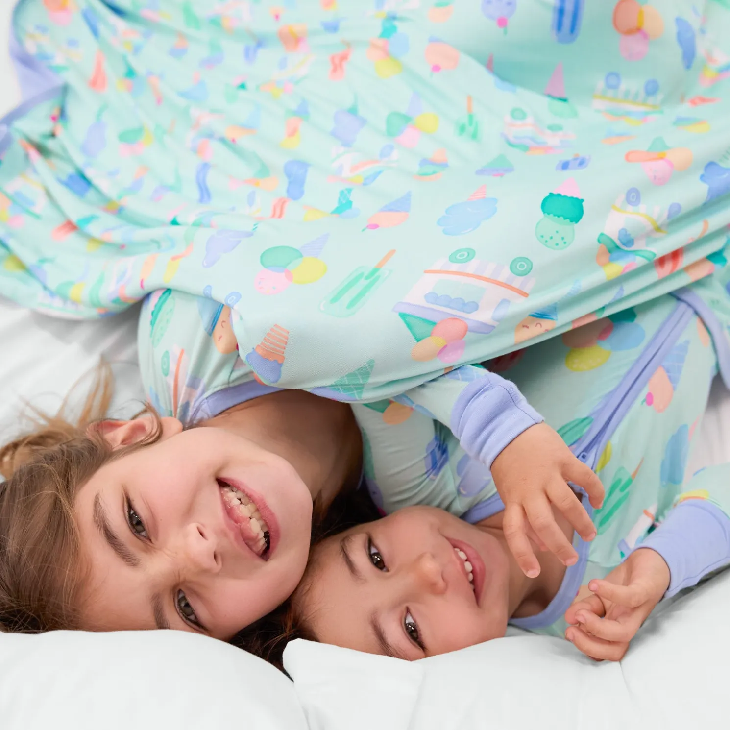 Sweet Scoops Large Cloud Blanket®